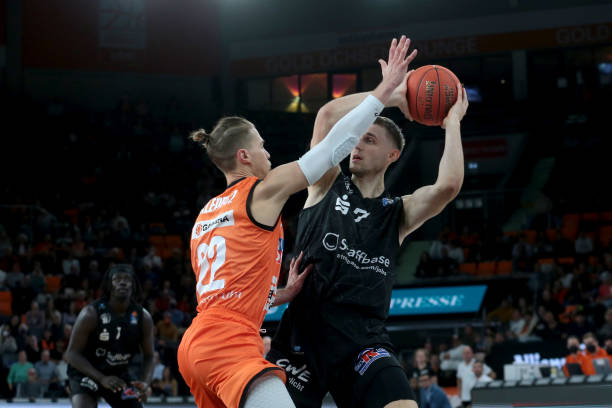 交锋不仅能 交锋不仅能